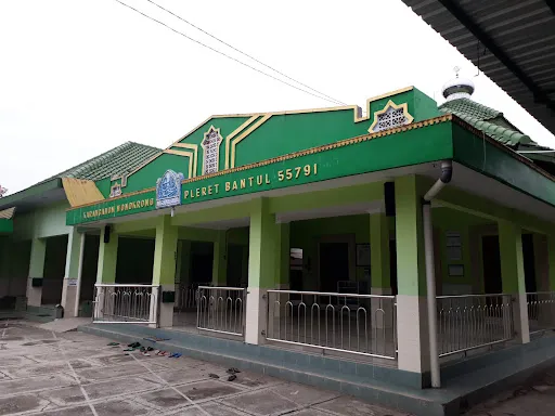 Masjid At-Tarbiyatul Huda Panikel: Ruang Ibadah yang Menyatu dengan Kehidupan Cilacap